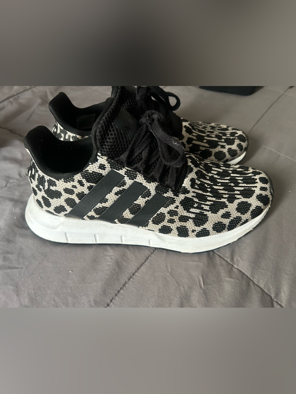 adidas womens Black and White Leopard Knit Sneakers size 8